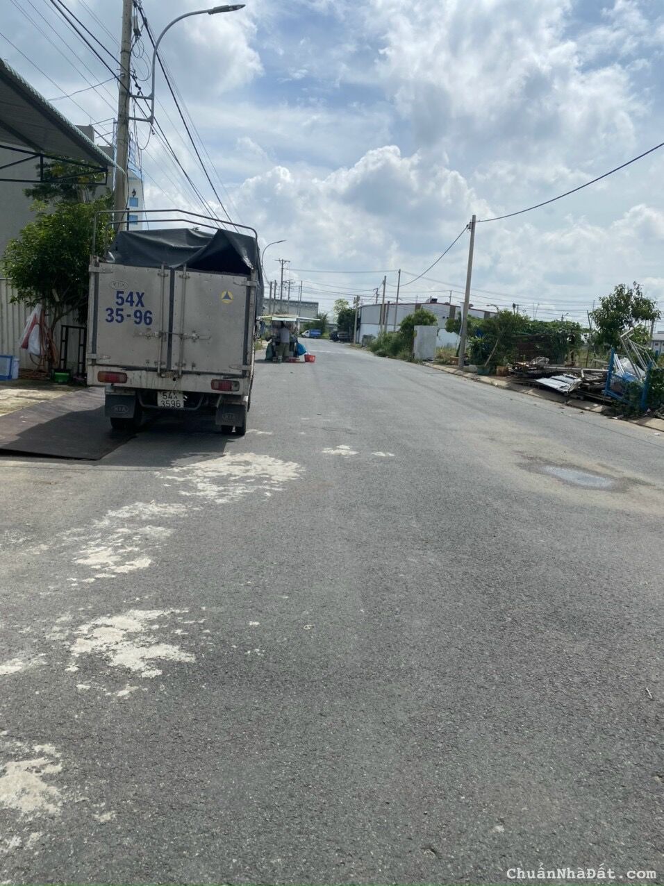 1 lô liền kề duy nhất có lối đi chung 5m 1 lô liền kề duy nhất có lối đi chung 5m