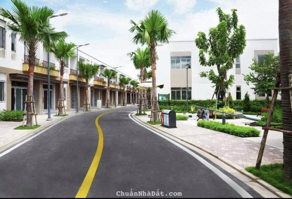 Cần bán căn nhà 1 trệt 1 lầu, view sông Vàm Cỏ - SHR