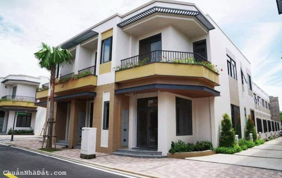 Cần bán căn nhà 1 trệt 1 lầu, view sông Vàm Cỏ - SHR