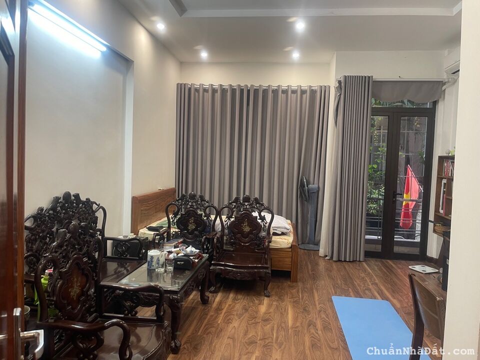 Bán nhà riêng nguyên căn chính chủ mặt phố Trần Khát Chân dt 43m x 5t mt 4,5m giá 16 tỷ 