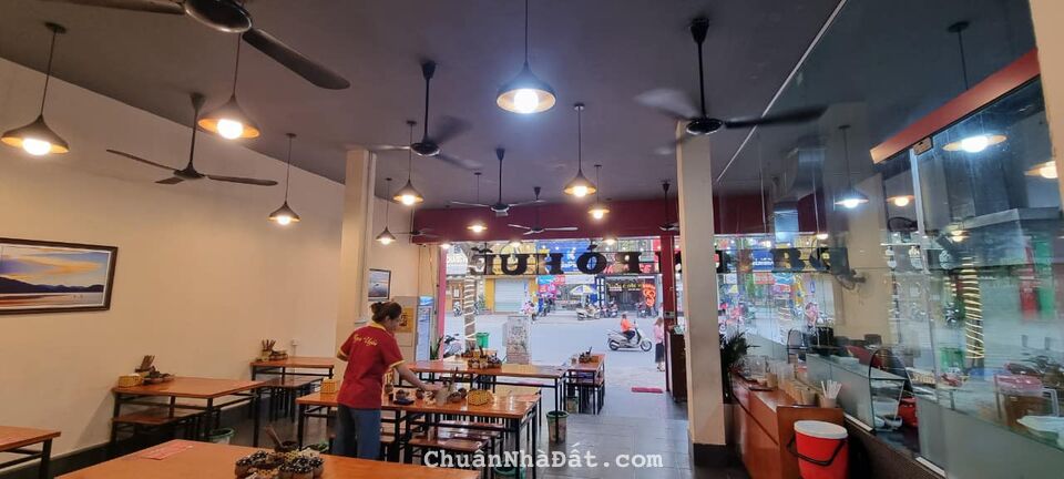 Bán nhà riêng nguyên căm phố Minh Khai, Lạc Trung dt 71m x 3t, giá 10.7 tỷ 