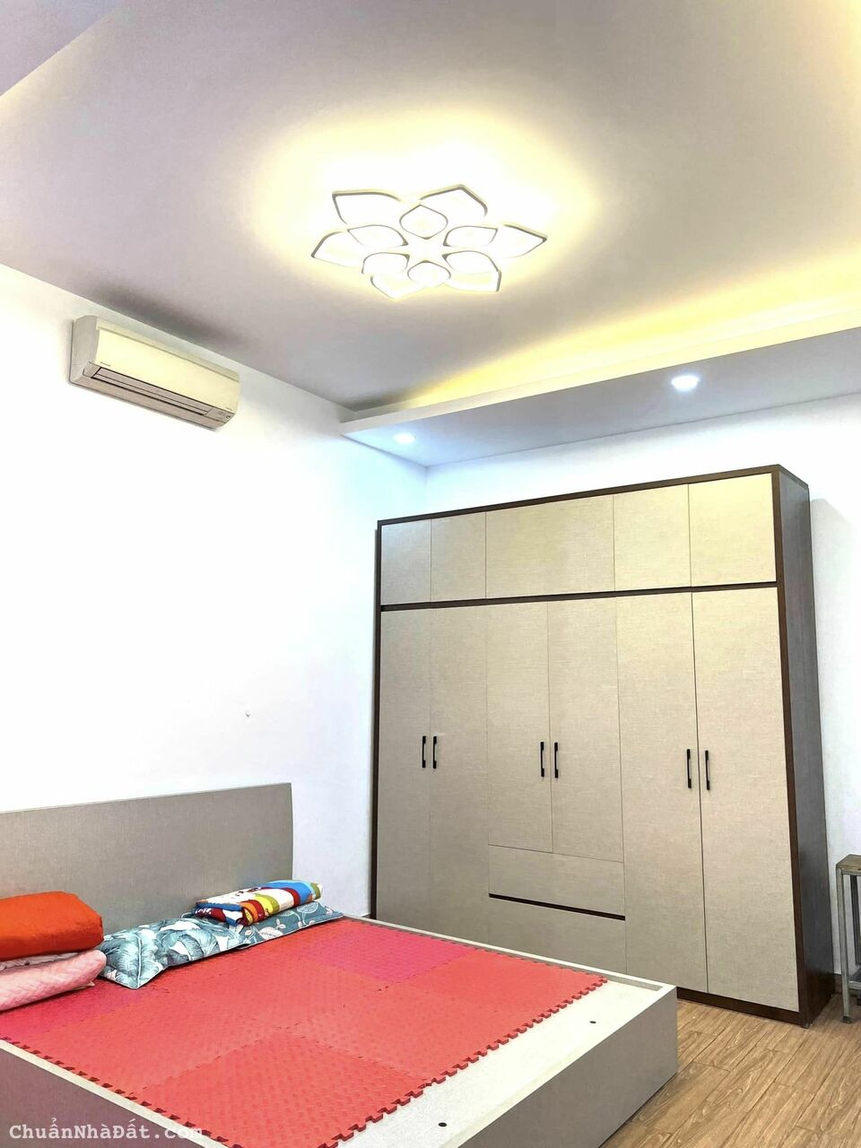 Bán nhà phố Lạc Trung, Mạc Thị Bưởi thông Minh Khai, ngõ thông rộng dt 40m x 4t mt 3.8 giá 4.7 tỷ