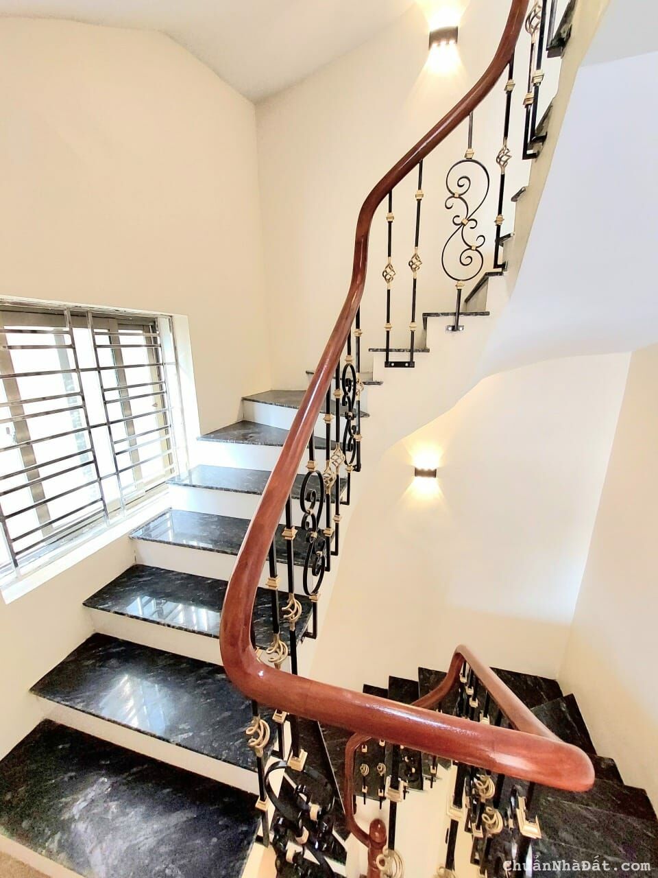 Bán nhà riêng đường Minh Khai lô góc 2 thoáng gần phố ô tô tránh dt 30m x 4T giá 4.8 tỷ