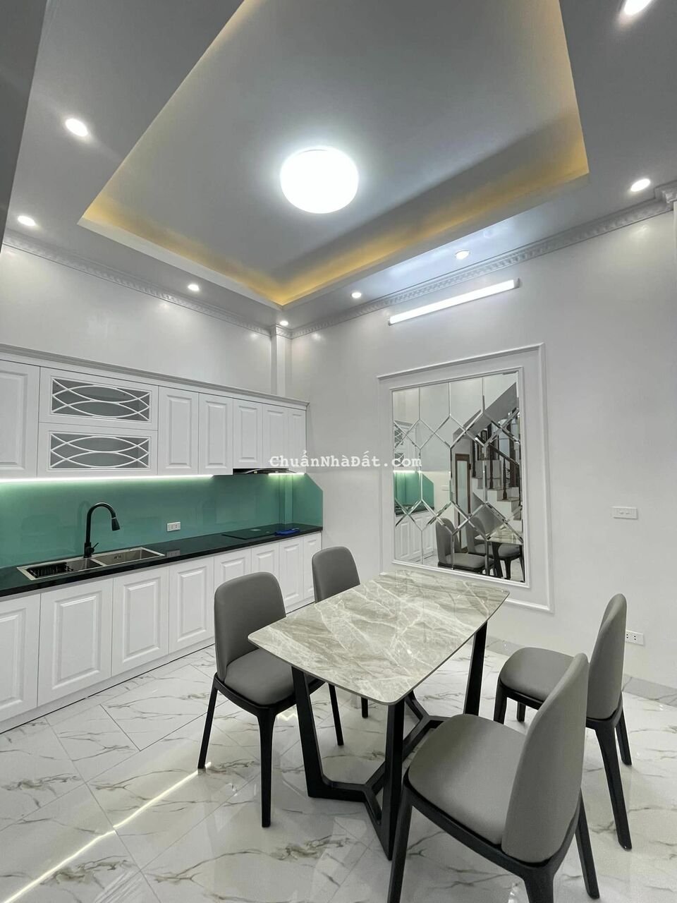 Cần bán gấp nhà đẹp nhất Phố Khương Đình 42m2 giá 3.95tỷ