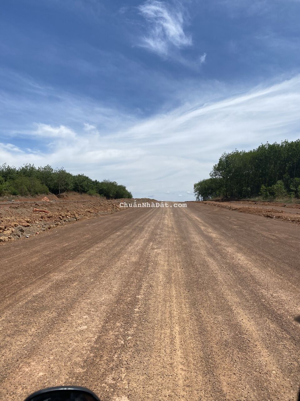 ĐẤT SÀO HƠN 2000M2 NẰM NGAY TUYẾN SỐ 2 QH42M CỦA KCN BECAMEX 4200HA, NẰM GIỮA LÒNG 3 KCN LỚN NHẤT