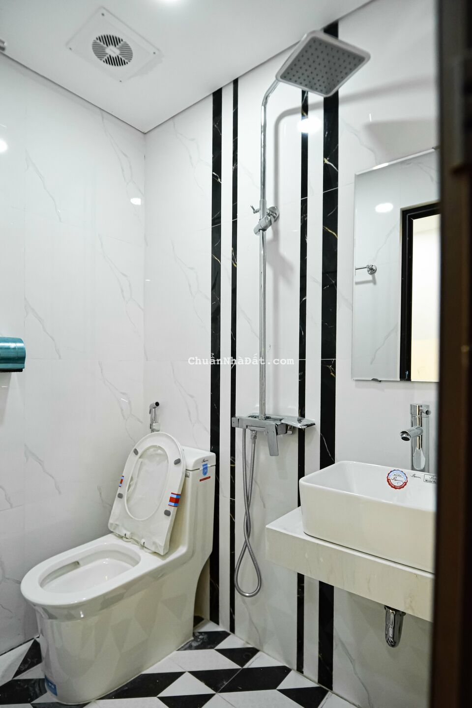 Chung cư mini Đội Cấn – Giang Văn Minh cạnh B52 giá rẻ, ở ngay, ô tô đỗ cửa