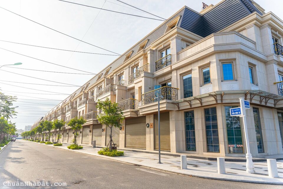 Bán nhà phố trung tâm Đà Nẵng - ven sông Hàn - Hoàn thiện cao cấp - đã có sổ