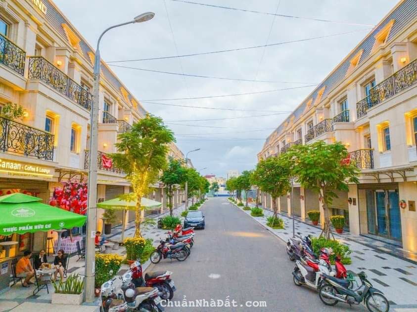 Chính chủ cần tiền cần bán gấp nhà phố trung tâm - sát sông Hàn - Đã có sổ hồng