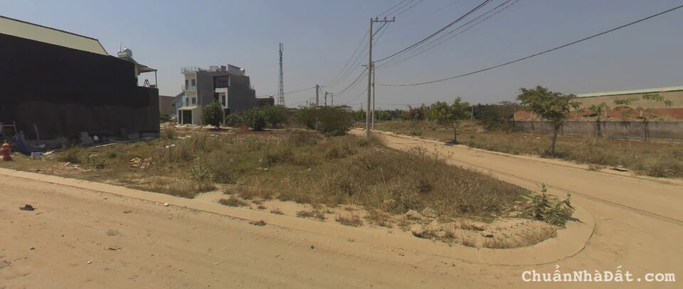 Bán gấp lô đất đường Bưng Ông Thoàn, Phú Hữu, Quận 9, sổ hồng riêng, Giá 2 tỷ 570 triệu/nền DT 95m2