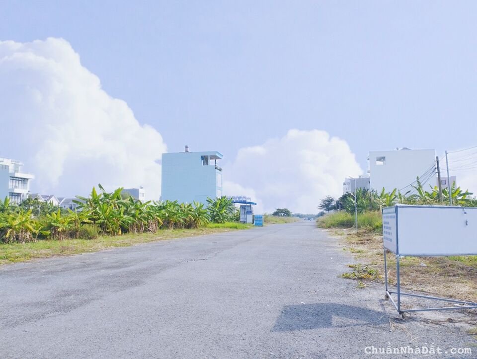 Bán gấp nền đất diện tích 100m2, giá 3.7 tỷ Sở văn hoá thông tin, đường Liên Phường, Q9 Bán gấp nền đất diện tích 100m2, giá 3.7 tỷ Sở văn hoá thông tin, đường Liên Phường, Q9