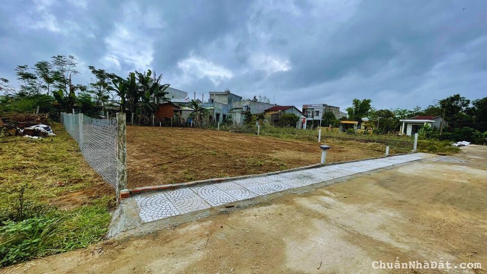 GIA ĐÌNH ĐỊNH CƯ ĐI NƯỚC NGOÀI BÁN NHANH LÔ NỀN 215m2 GIÁ 8xx TRIỆU