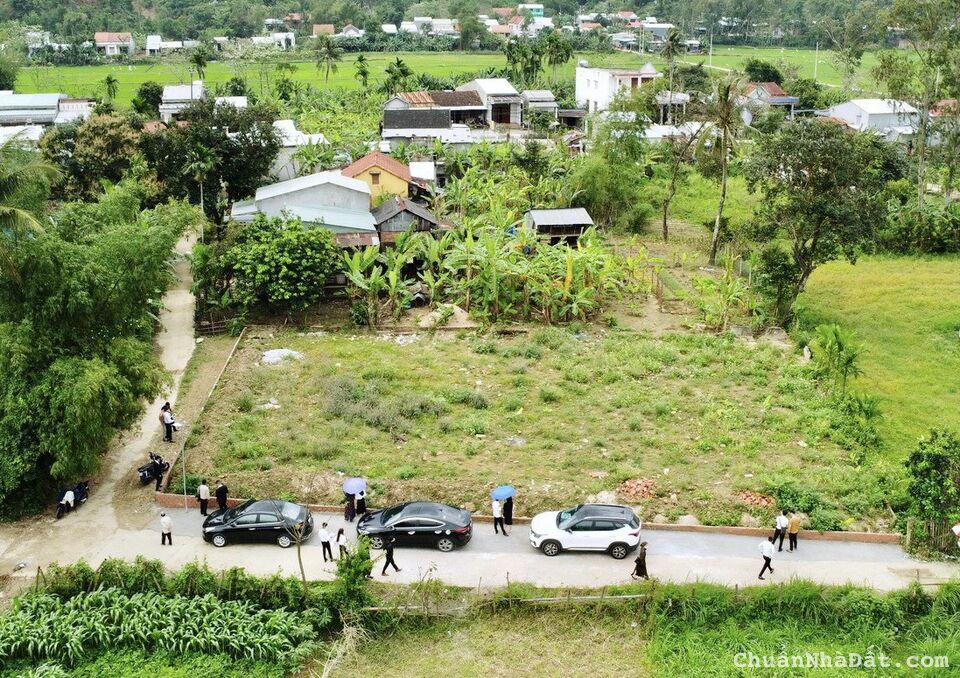 Đất Nền Ven Sông 110m2 - Giá 3xx triệu. Đất Nền Ven Sông 110m2 - Giá 3xx triệu.