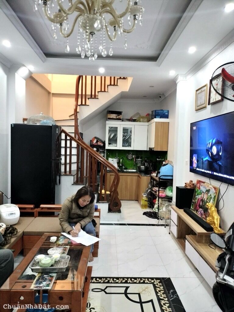 Bán Gấp Nhà Vũ Tông Phan - Thanh Xuân – Kinh Doanh – Ôtô tránh cách 10m – Ngõ Thông – DT: 34m