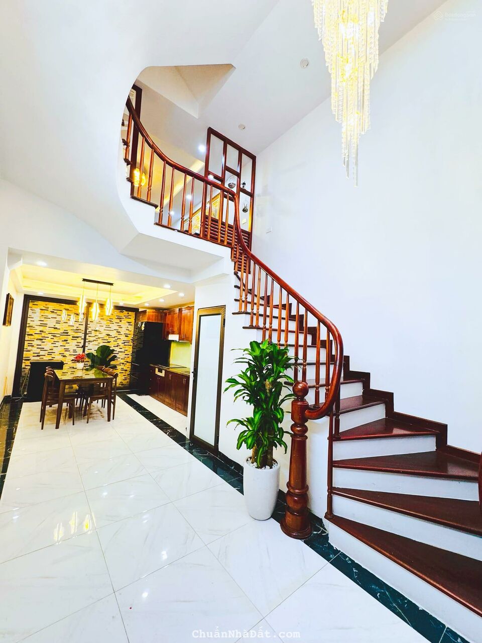 Bán nhà lô góc 3 thoáng, 6 tầng Kim Giang, ngõ thông,MT 4,5m, 28m2, 6 tầng, giá 4,75 tỷ