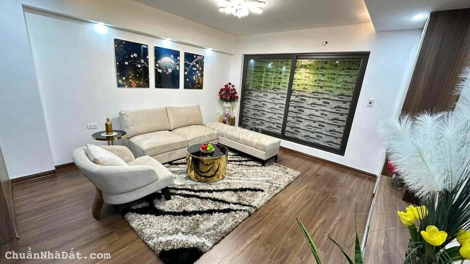 SIÊU PHẨM KIM GIANG,LÔ GÓC 3 THOÁNG, MẶT TIỀN TO, CÔNG NĂNG ĐỈNH, CÁCH Ô TÔ TRÁNH 10M DT 37m2 Giá 4,95 Tỷ