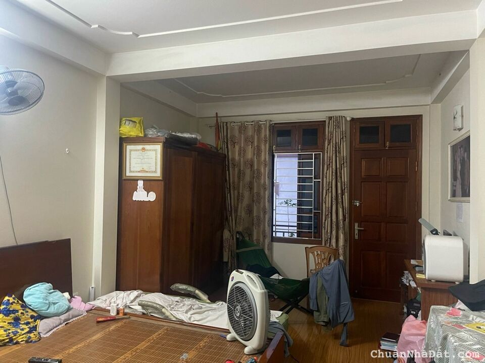 CỰC HIẾM NHÀ KIM GIANG - Ô TÔ ĐỖ CỬA - SÁT KĐT ĐẠI KIM - 6 TẦNG 3 THOÁNG – DT: 42m x 4MT