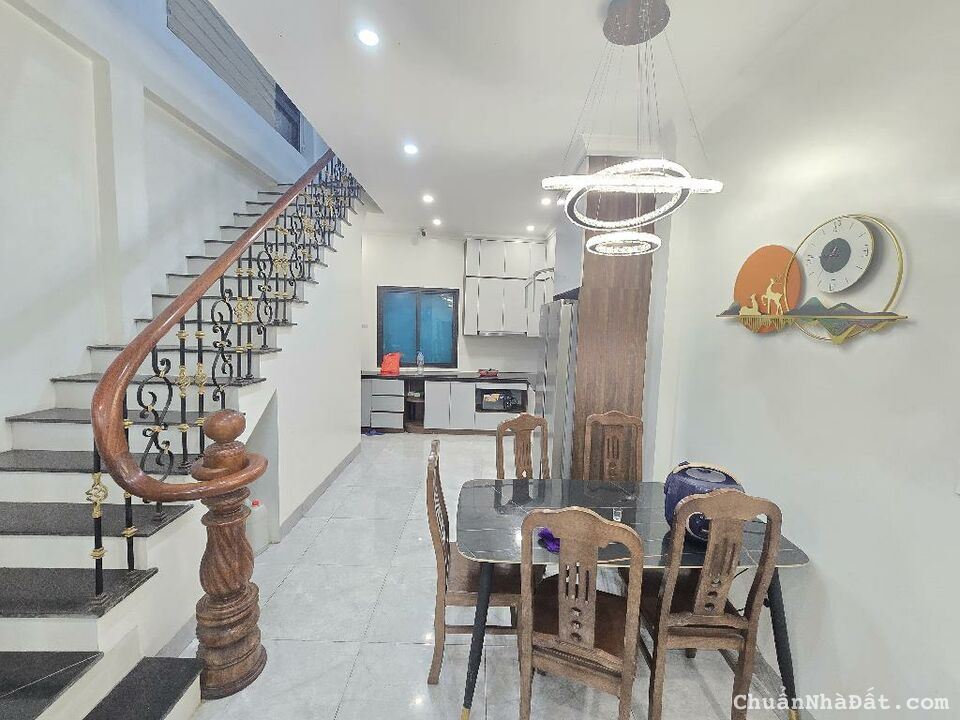 Chủ cần bán gấp nhà Nguyễn Trãi – Thanh Xuân – LÔ GÓC - Diện Tích: 40m x 5 tầng Giá 6,2 Tỷ