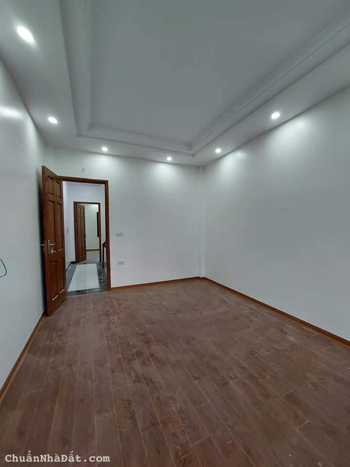 Bán gấp 3 tầng x 42m Phan Đình Giót, Ngõ Thông Tứ Tung,Gần Ô TÔ , giá chỉ 4,3 tỷ