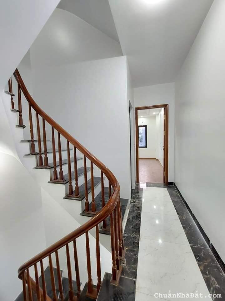 Bán gấp 3 tầng x 42m Phan Đình Giót, Ngõ Thông Tứ Tung,Gần Ô TÔ , giá chỉ 4,3 tỷ