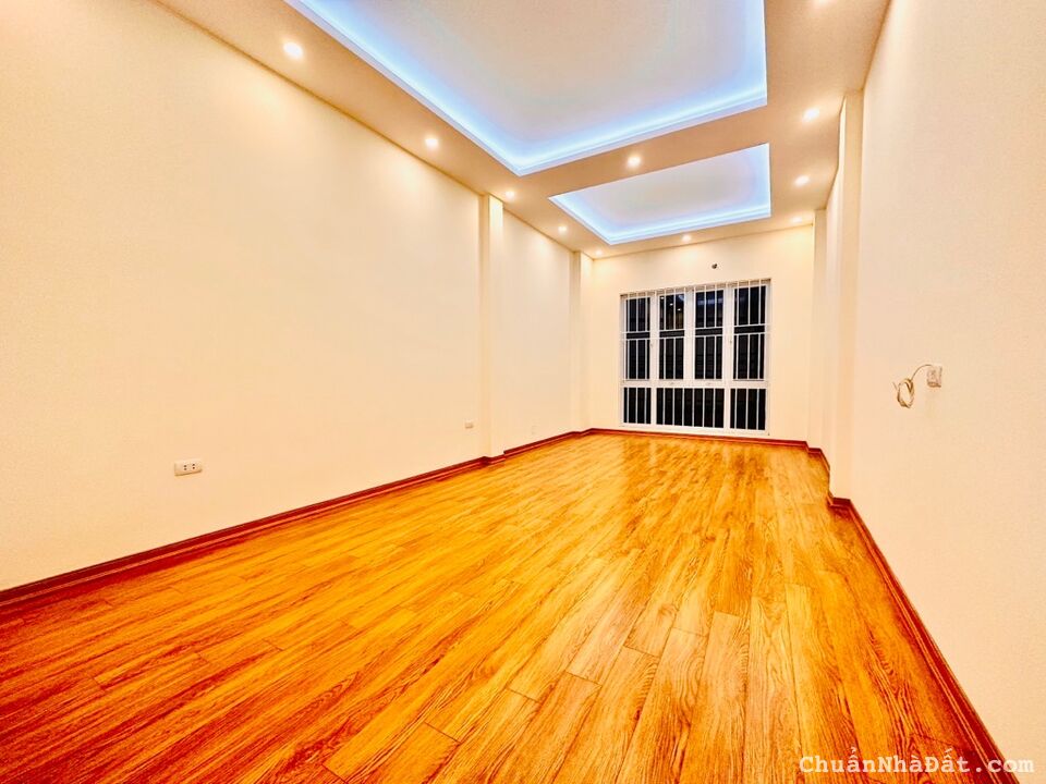 SIÊU ĐẸP-PHỐ TRIỀU KHÚC-4 TẦNG DÂN XÂY ĐẸP NHƯ MỚI - CHỦ TỰ XÂY CHẮC CHẮN-ÔTÔ GẦN-BA GÁC VÀO NHÀ-40m2 