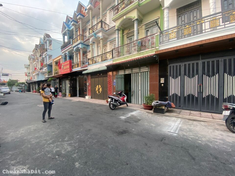 Bán nhà lầu hương lộ 80b hiệp thành quận 12