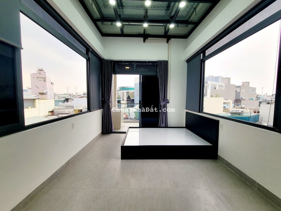 Studio ban công full nội ngay Âu Dương Lân Quận 8