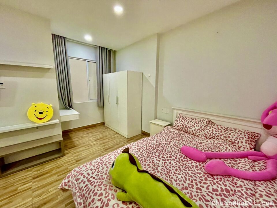 Studio vách ngay full nội thất ngay mặt tiền Bến Vân Đồn Q4