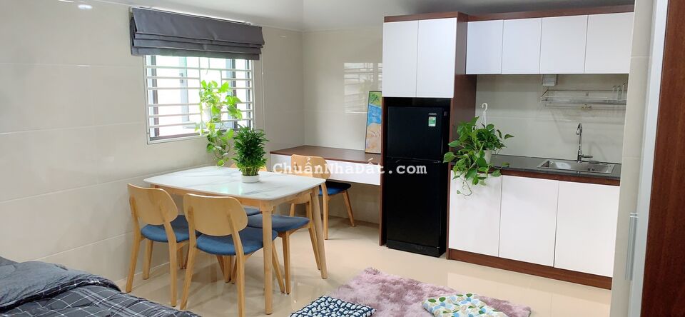 Studio full nội thất cửa sổ lớn ngay trần hưng đạo quận 5