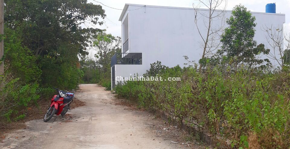 Bán Lô Đất Ngộp Gần Trung Tâm TP.PHÚ QUỐC mà Gía Chỉ 850 triệu Ngân Hàng Cho Vay ,