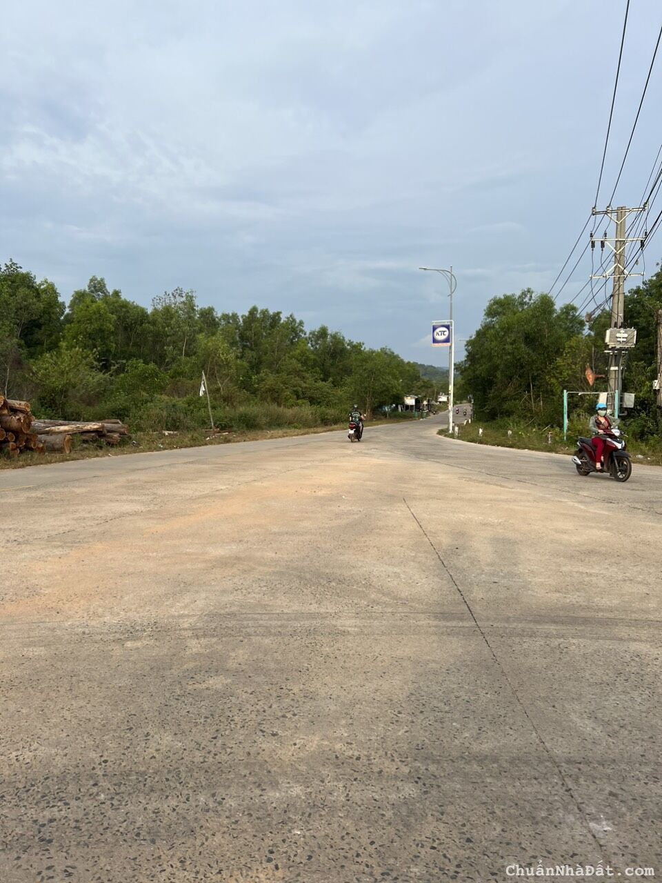 Bán Nền Cắt Lỗ 30%còn  850tr/ Lô, Gần Trung Tâm Dương Đông PHÚ QUỐC 8 PHÚT