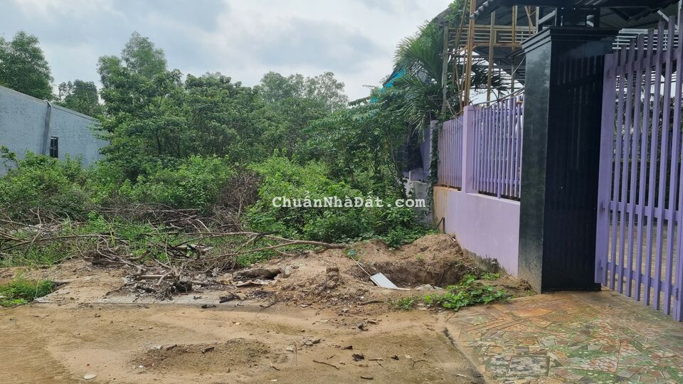 BÁN 1 LÔ SỔ RIÊNG DT 180M2 GIÁ CHỈ 690TR GẦN TRUNG TÂM THÀNH PHỐ PHÚ QUỐC