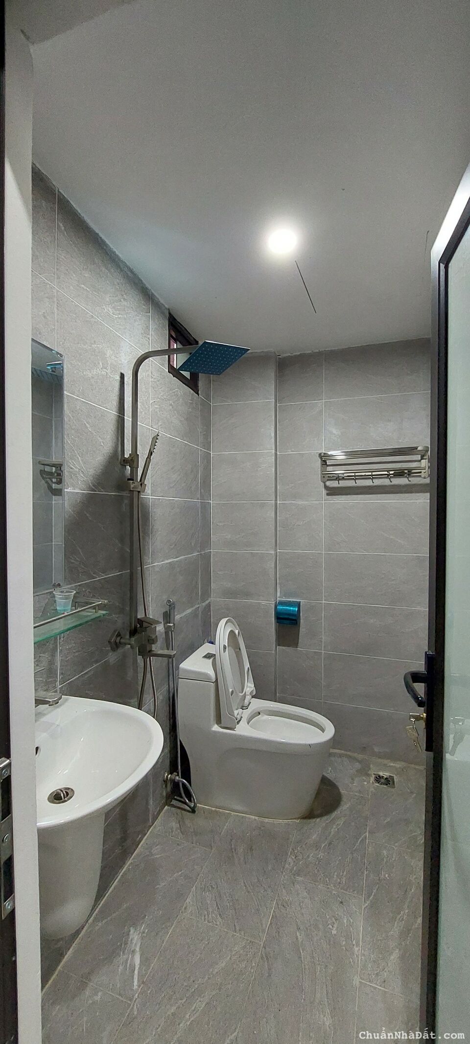 Giảm giá 500tr, chủ cần bán gấp nhàTân Triều, 33m2, 5 tầng, 4 ngủ, 2.9 tỷ. lh 0964 121377