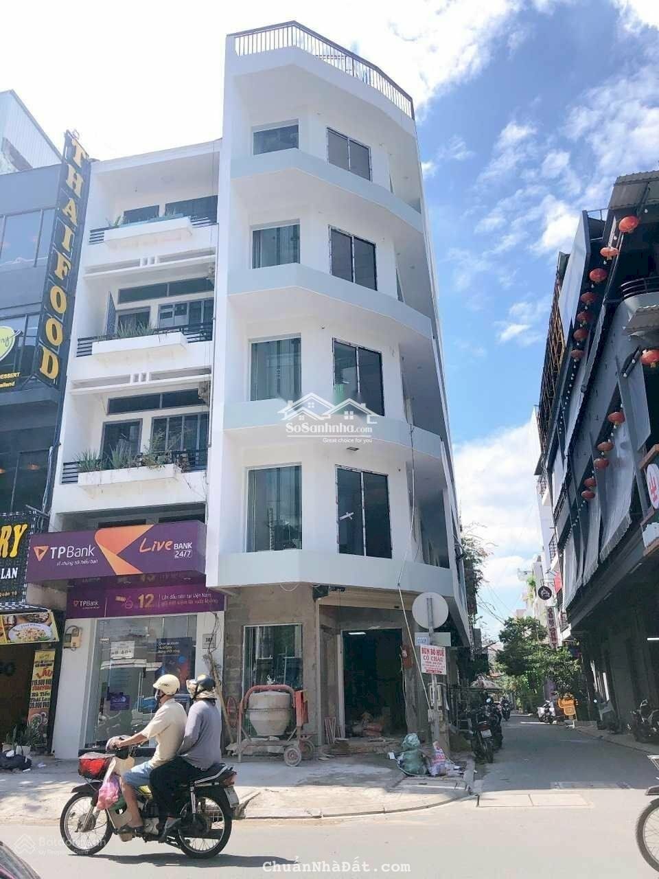 Cho Thuê nhà Mặt Tiền đường Ký Con, Phường NTB, Quận 1, DT: 8x13, DTSD: 104 m2. Giá: 130 tr/th