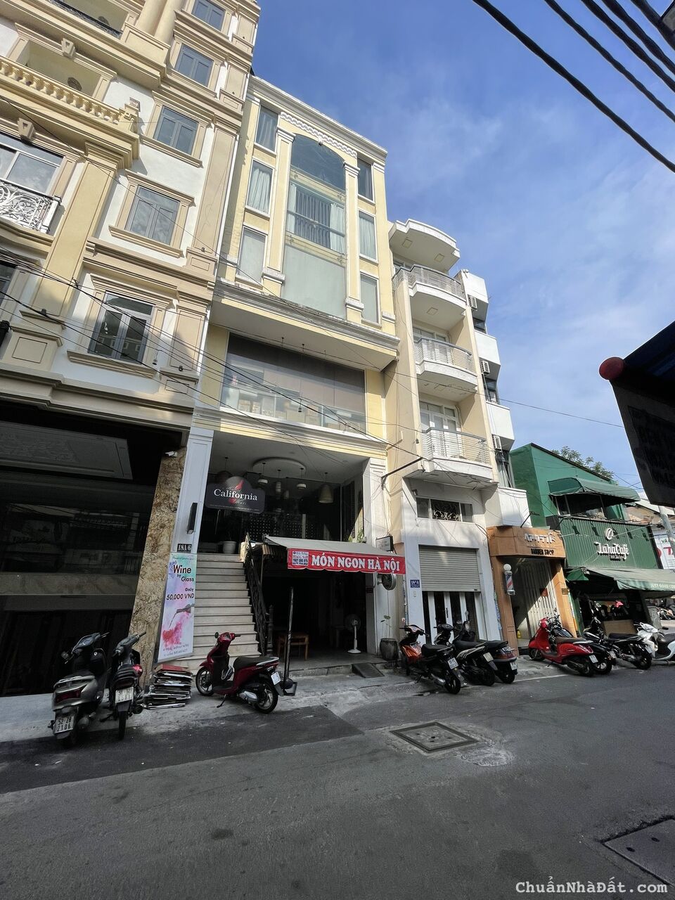 Bán CHDV 23P hẻm xe 16 chỗ Bùi Đình Túy, 6x20m trệt 6 lầu ST, TN 130tr/tháng. Giá 23 về 17 tỷ TL Bán CHDV 23P hẻm xe 16 chỗ Bùi Đình Túy, 6x20m trệt 6 lầu ST, TN 130tr/tháng. Giá 23 về 17 tỷ TL