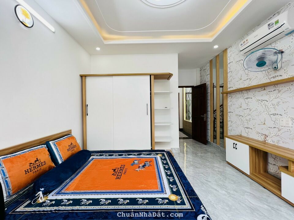 Bán Nhà Mới Quang Trung, P.12- 4 x 14 , Đúc 4 Tấm Giá 5 tỷ 95 TL