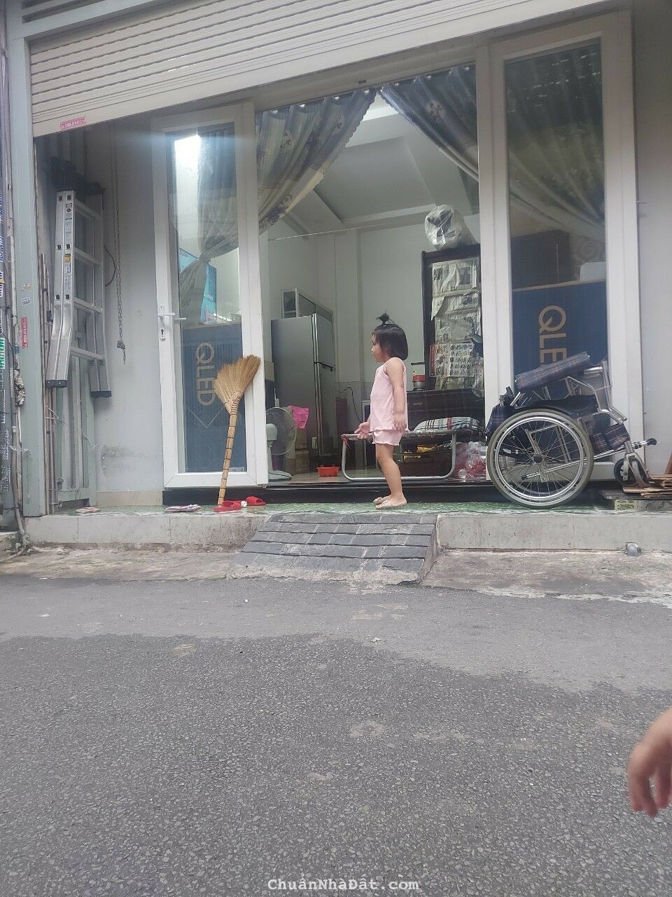 Bán Nhà Kế Mặt Tiền Phan Văn Trị , P.10 - 4 x 6 - 3T- Xe Tải Thông Nhỉnh 3 Bán Nhà Kế Mặt Tiền Phan Văn Trị , P.10 - 4 x 6 - 3T- Xe Tải Thông Nhỉnh 3