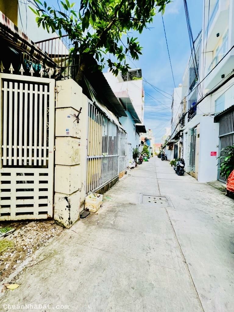 NGAY AEON TÂN PHÚ - HẺM XE HƠI - 100M(5X20) -3 TẦNG - 3PN - GIÁ 9.X TỶ TL