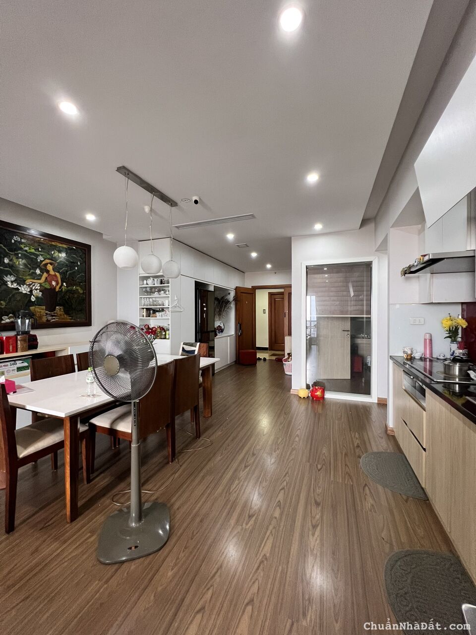 Bán căn hộ chung cư Eurowindow Trần Duy Hưng- Cầu Giấy, 102m 2PN 2WC nhà đẹp đủ đồ lh 0828353222