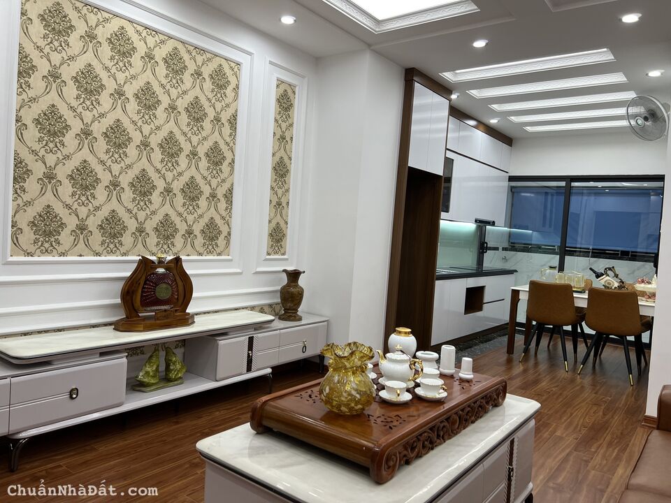 Bán căn hộ tòa 17T10 Trung Hòa– Cầu Giấy 80m2 3PN 2WC nhà đẹp đủ đồ giá 3.6 tỷ có ra lộc