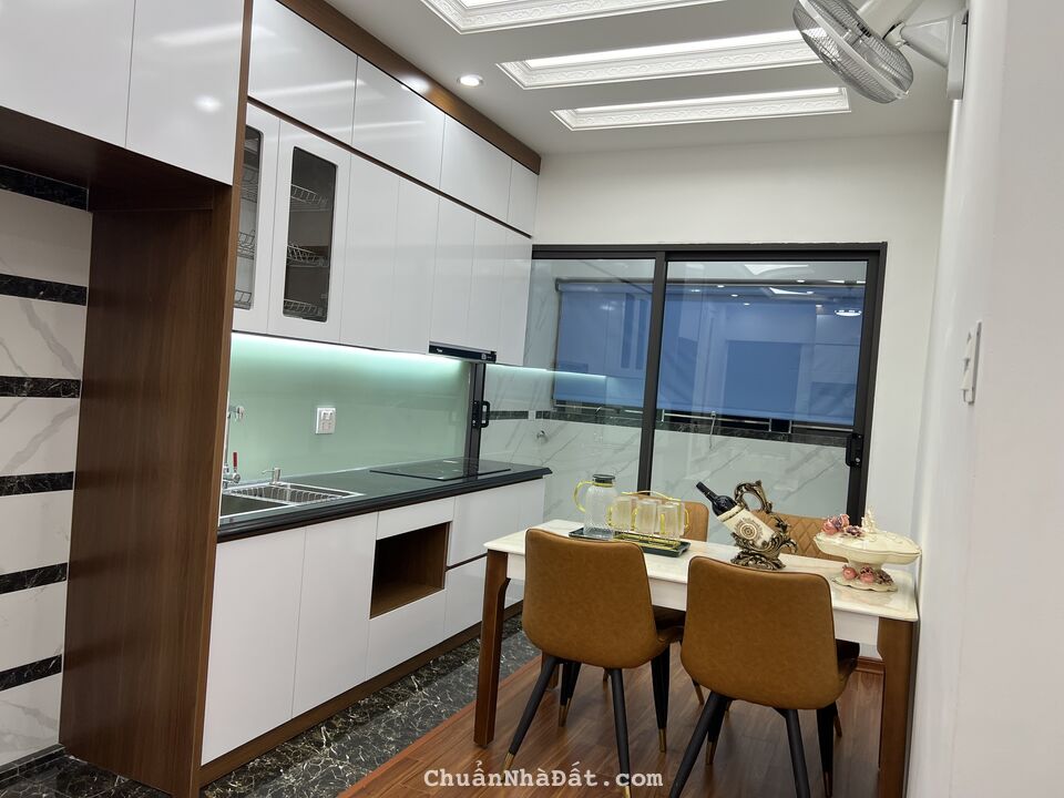 Bán căn hộ tòa 17T10 Trung Hòa– Cầu Giấy 80m2 3PN 2WC nhà đẹp đủ đồ giá 3.6 tỷ có ra lộc