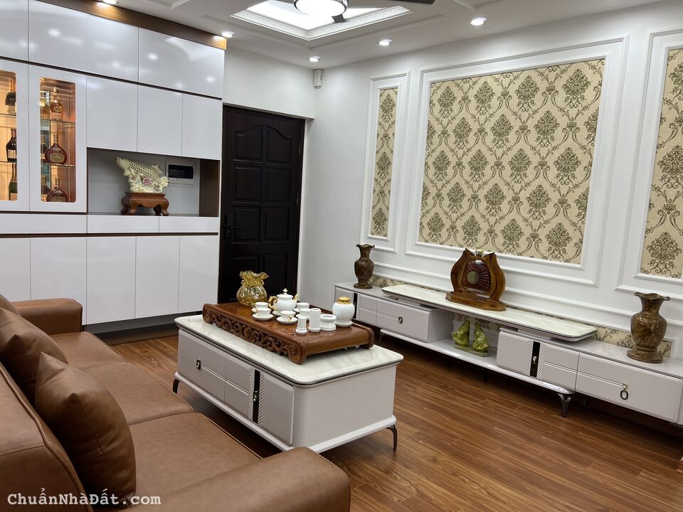 Bán căn hộ tòa 17T10 Trung Hòa– Cầu Giấy 80m2 3PN 2WC nhà đẹp đủ đồ giá 3.6 tỷ có ra lộc