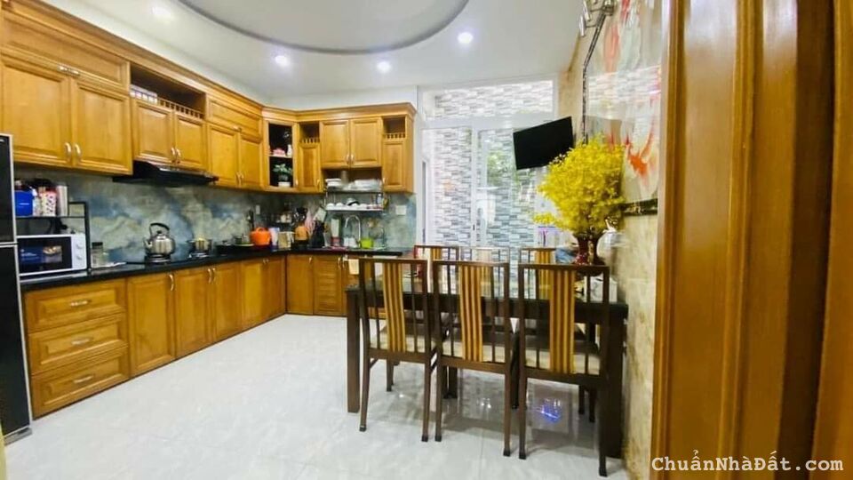 bán biệt thự đẹp rẻ, tlâm văn bền, p.tânquy  quận 7,hẻm xe hỏi,nội thất cao cấp, giá 2 4ty5