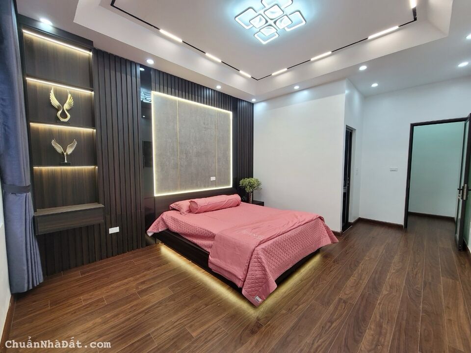 Bán nhà phân lô đầu ngõ 156 Kim Ngưu DT 31m2 x4T, MT 4m giá 5,48 tỷ, gara ô tô, nội thất xịn mới