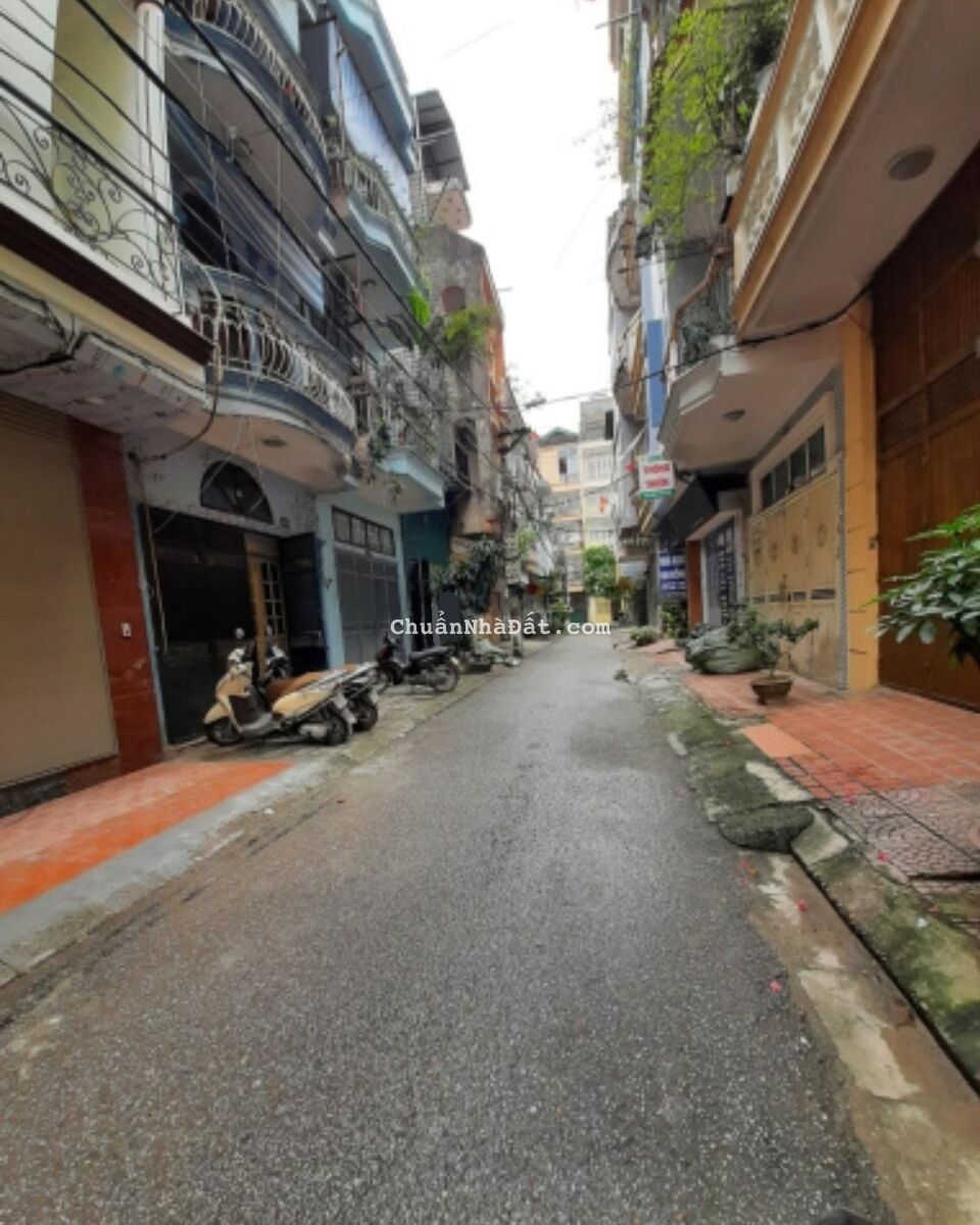 Bán nhà phân lô đầu ngõ 156 Kim Ngưu DT 31m2 x4T, MT 4m giá 5,48 tỷ, gara ô tô, nội thất xịn mới