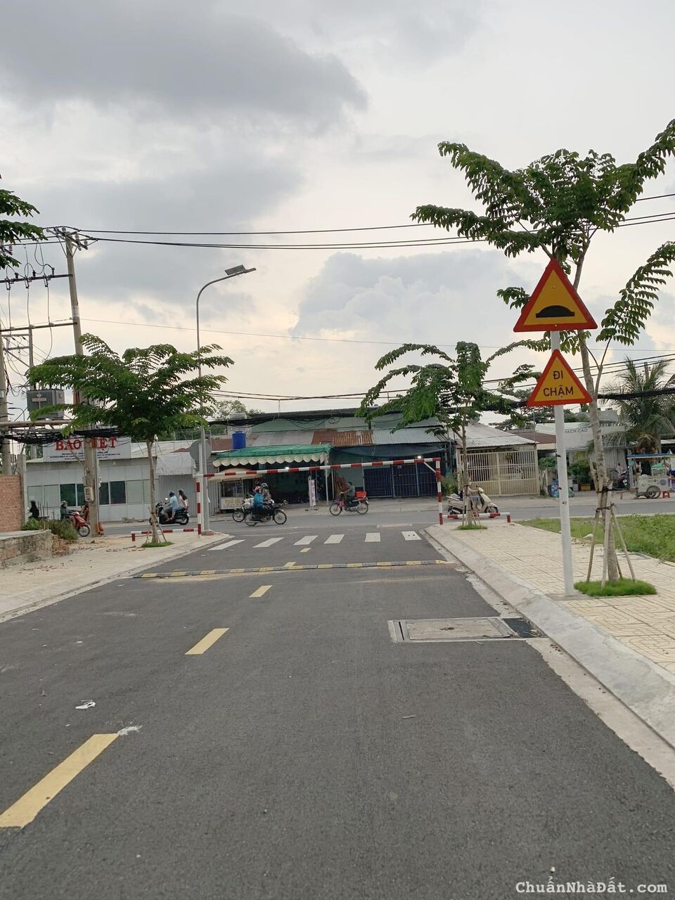 thanh lí đất 80m2 MT Vườn Lài Q12, P. An Phú đông,Giá 2tỷ4 ,SHR thổ cư full & giấy phép xây dựng.