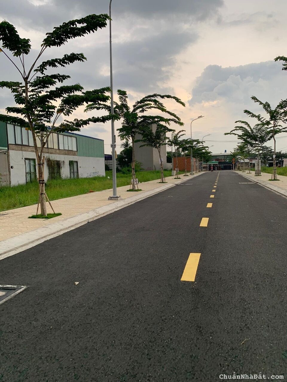 thanh lí đất 80m2 MT Vườn Lài Q12, P. An Phú đông,Giá 2tỷ4 ,SHR thổ cư full & giấy phép xây dựng.