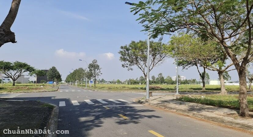 Cần thanh lý gấp đất MT đường Vườn Lài,P.An Phú Đông.2tỷ4/80m2.Sổ hồng riêng.Lh 0379783109(Trúc)