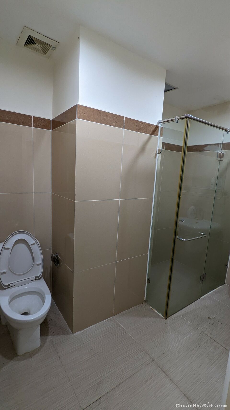 Cho thuê căn hộ 108m2 full nt tại Era Town.