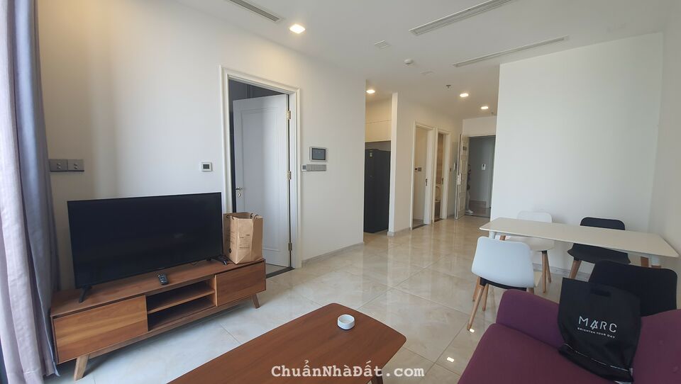 Cho thuê căn hộ Vinhomes Ba Son 2PN full nt. Cho thuê căn hộ Vinhomes Ba Son 2PN full nt.