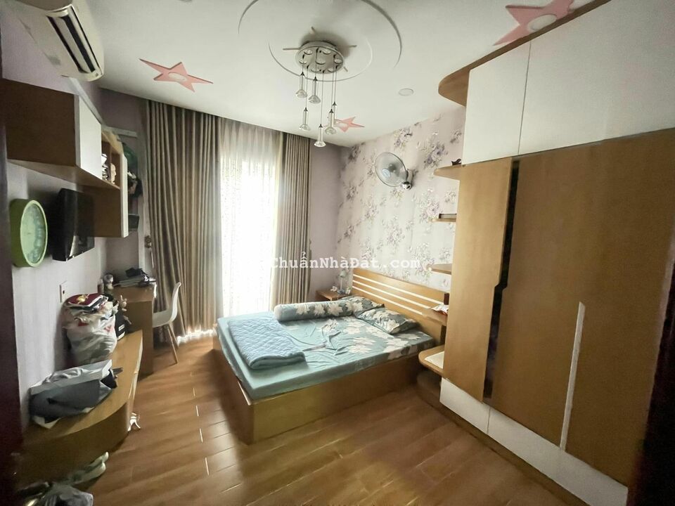 Bán Biệt Thự-HXH Tân Sơn Nhì-ngang 6.7m-nội thất xịn-khu phân lô-vuông+đẹp